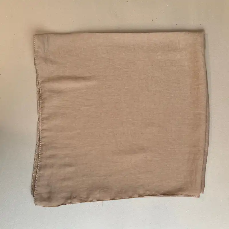 روسری زنانه مدل پتینه ابر و بادی