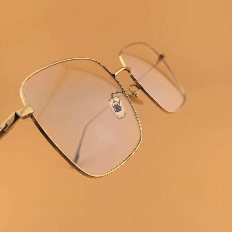 عکس شماره 8 : فریم عینک طبی تیتانیوم مدل shangtai-sek02