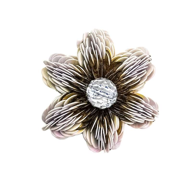 سنجاق سینه زنانه مدل گل بابونه