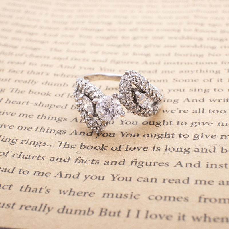 انگشتر نقره زنانه مدل AMT-R139 انگشتر نقره زنانه مدل AMT-R139