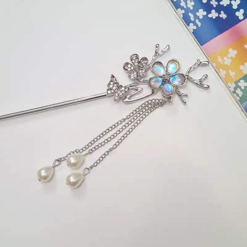 گیره مو زنانه مدل کانزاشی گل آویزدار 20