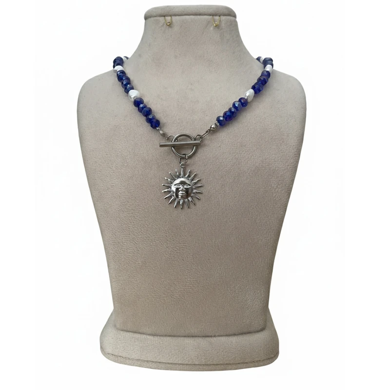 گردنبند زنانه مدل کریستال و مروارید با آویز خورشید
