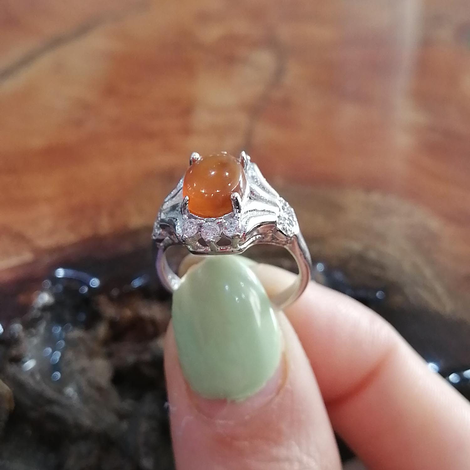 انگشتر نقره زنانه مدل عقیق یمنی YW4062