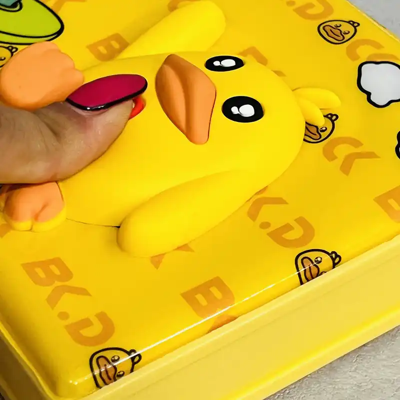 جامدادی مدل مگنتی اسکویشی طرح جوجه فضانورد 3