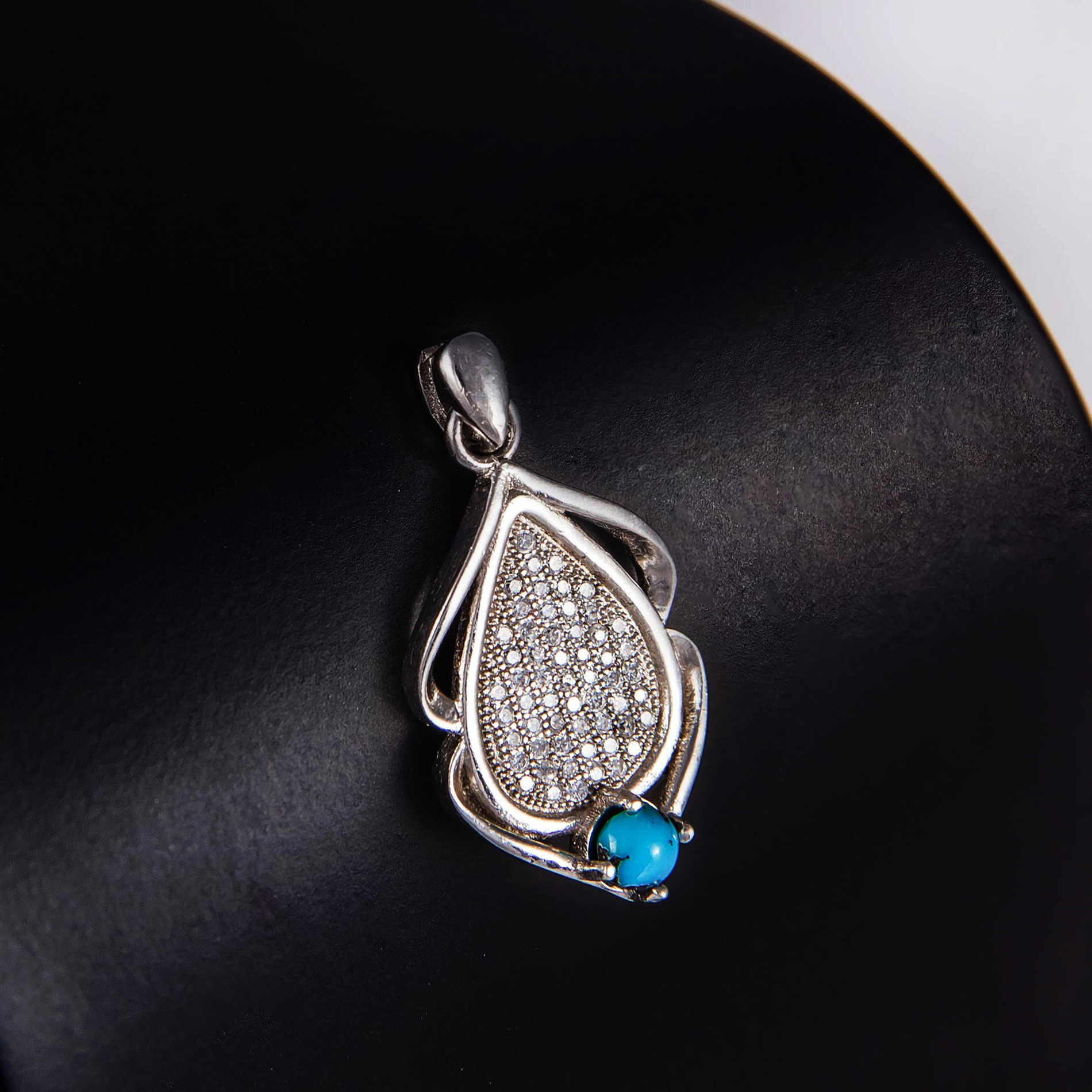 آویز گردنبند نقره زنانه مدل فیروزه نیشابور کد NG2671 آویز گردنبند نقره زنانه مدل فیروزه نیشابور کد NG2671