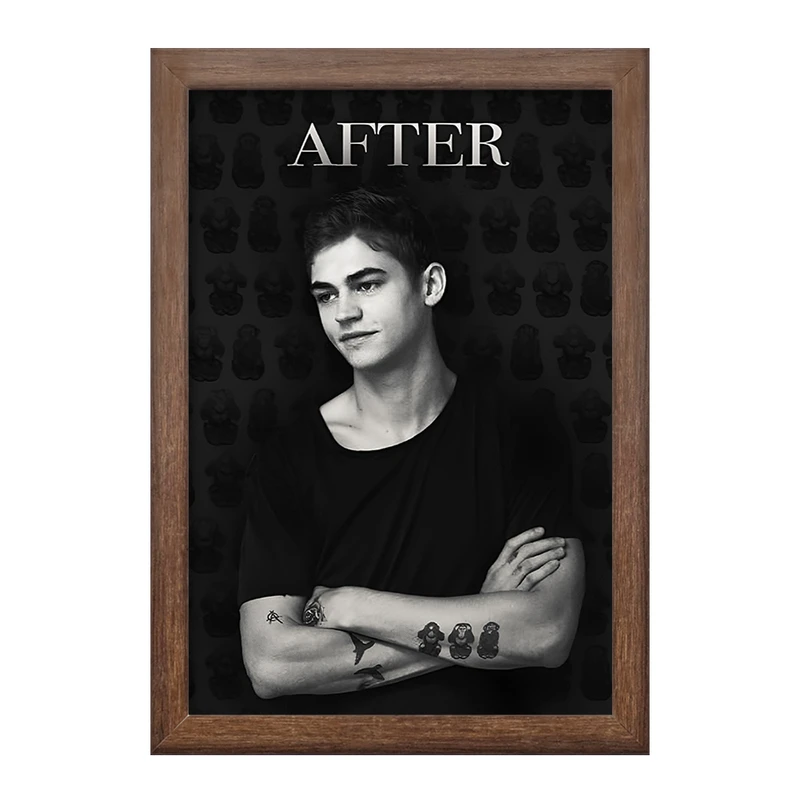 تابلو خندالو طرح هرو فاینز تیفین (Hero Fiennes Tiffin) کد F10254