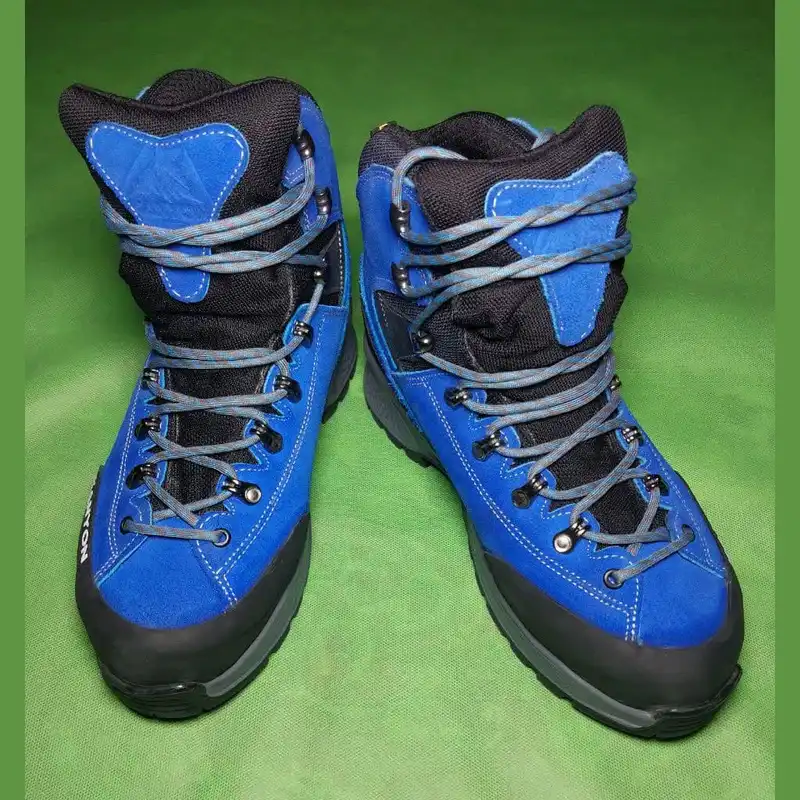 کفش کوهنوردی کانیون مدل الوند