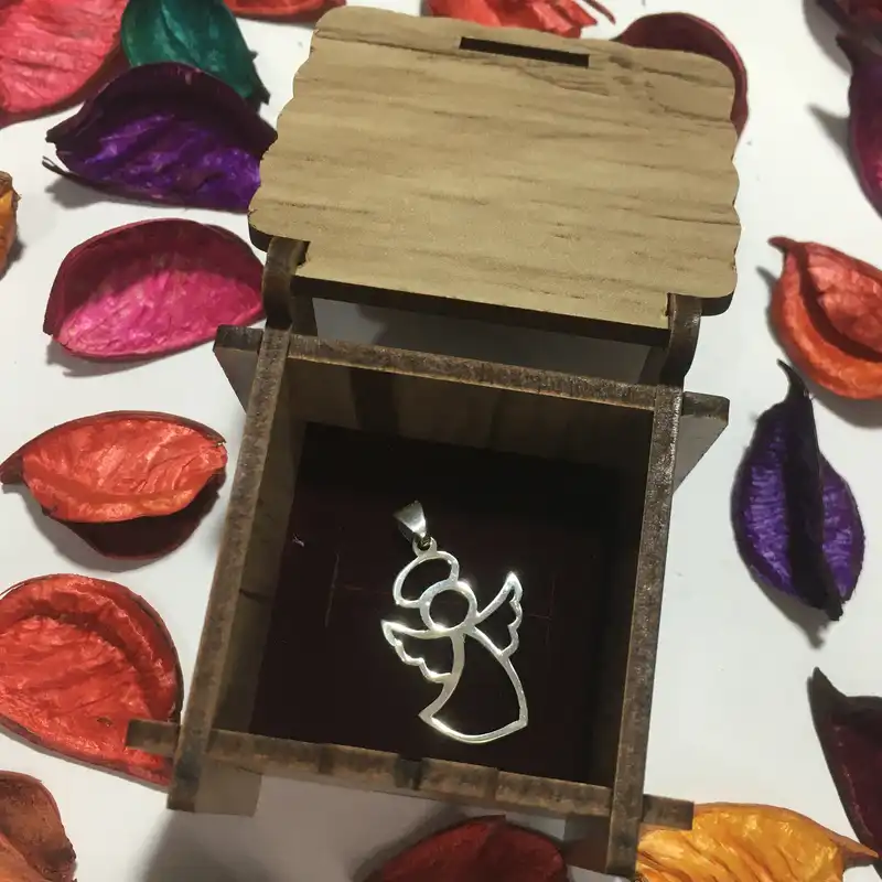 آویز گردنبند نقره مدل فرشته دست ساز