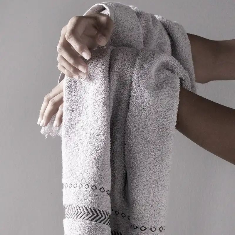 حوله دستی کوتون مانیا مدل Oscuro سایز 90*50 سانتی متر مجموعه ۴ عددی