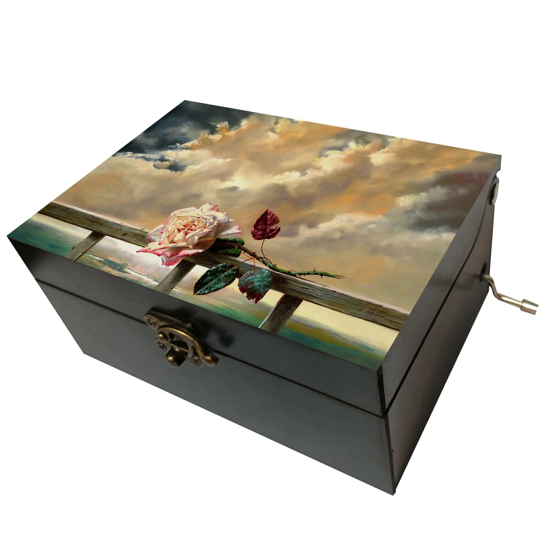 جعبه موزیکال مدل هندلی طرح گل رز و نرده چوبی و خانه الکسی آنتونوف کد T1081