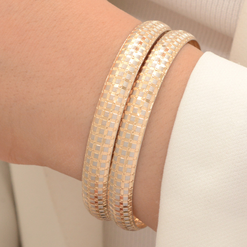 النگو طلا 18 عیار زنانه طلای مستجابی مدل اسپرلوس تراش مربعی کد A1 النگو طلا 18 عیار زنانه طلای مستجابی مدل اسپرلوس تراش مربعی کد A1