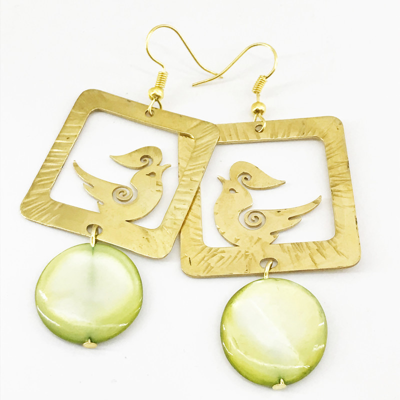 گوشواره زنانه گالری عزیزی طرح مرغ آمین مدل 15821 گوشواره زنانه گالری عزیزی طرح مرغ آمین مدل 15821