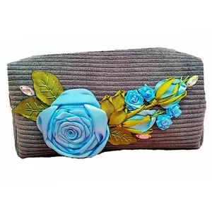 کیف لوازم آرایش زنانه مدل روباندوزی