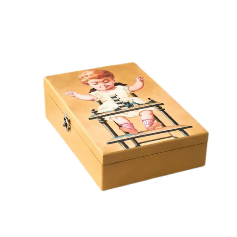 جعبه اسباب بازی کودک مدل کلاسیک