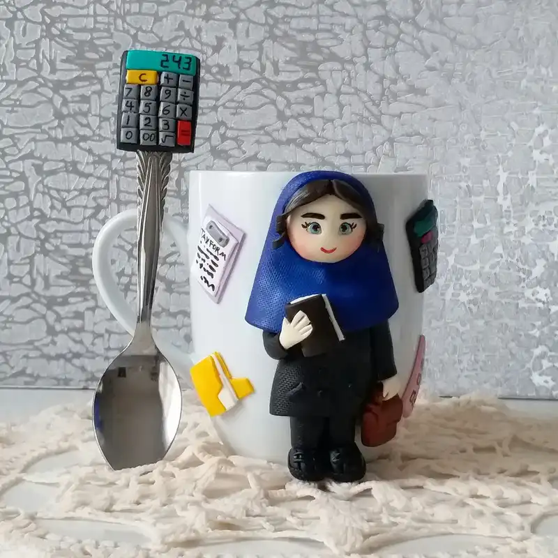ماگ سرامیکی مدل حسابدار L985 به همراه قاشق
