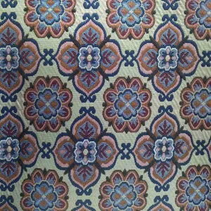 پارچه روفرشی مدل فوم دار طرح گل سنتی