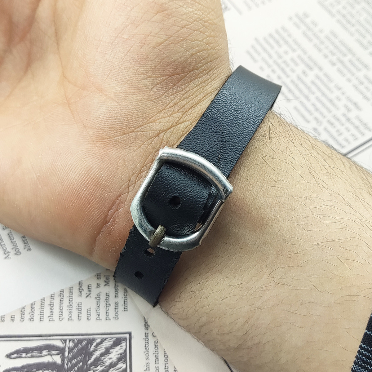 دستبند سلین کالا مدل فیروزه نیشابور اصل طرح چرم کد 167