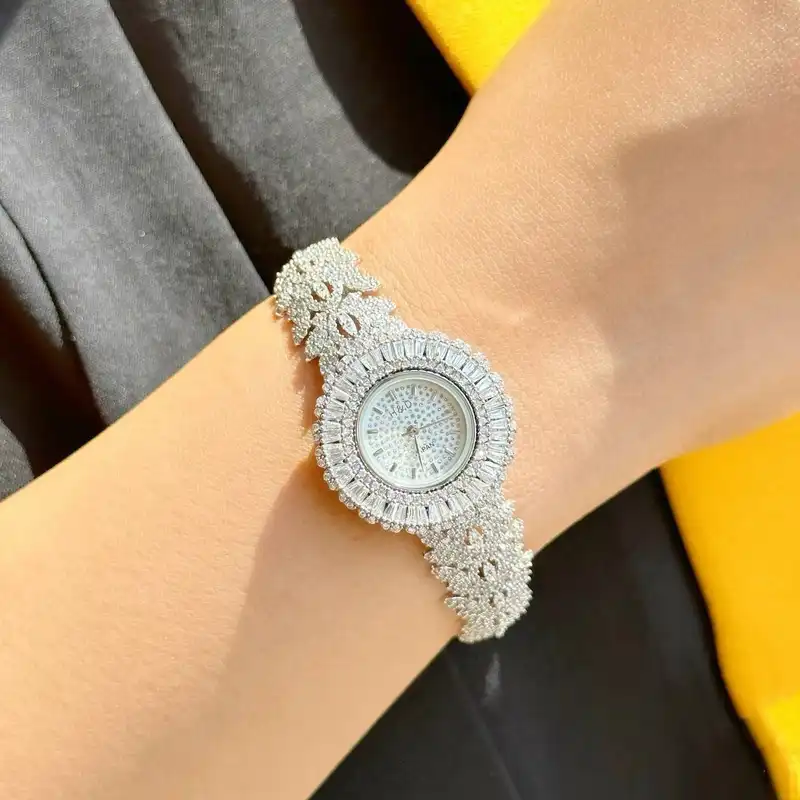 ساعت مچی عقربه ای نقره زنانه مدل ابریشم کد BARF1