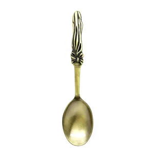 قاشق آجیل خوری نوین فرم مدل papion