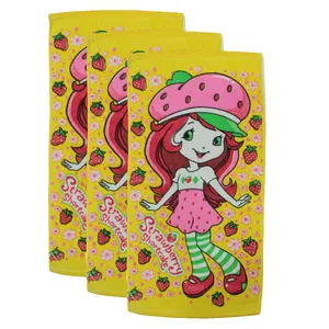  حوله دستی طرح عروسکی مدل دختر توت فرنگی سایز 31x61 سانتی متر بسته سه عددی