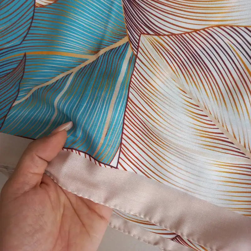 روسری زنانه مدل نخی تابستانی برگدار شاد مجلسی قواره بزرگ