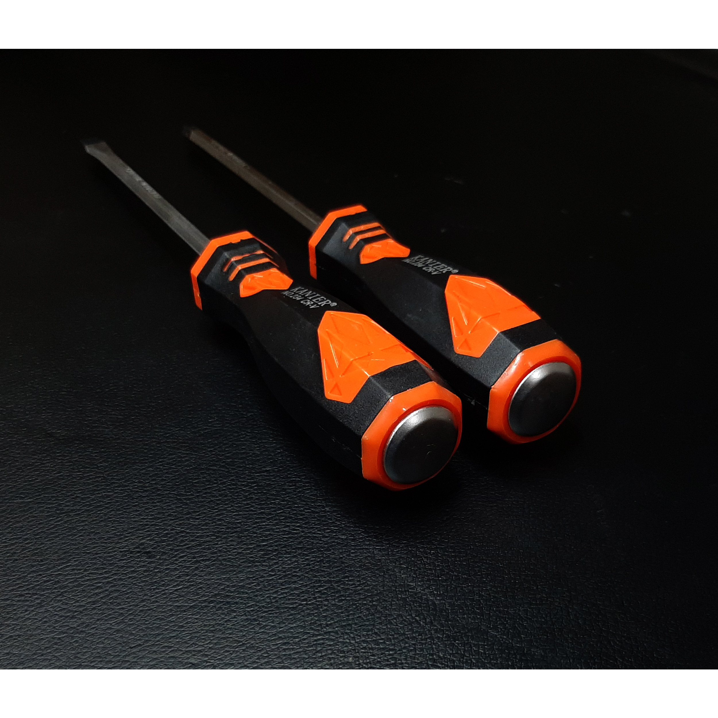 پیچ گوشتی ضربه خور کانیر مدل CV-002 بسته 2 عددی پیچ گوشتی ضربه خور کانیر مدل CV-002 بسته 2 عددی