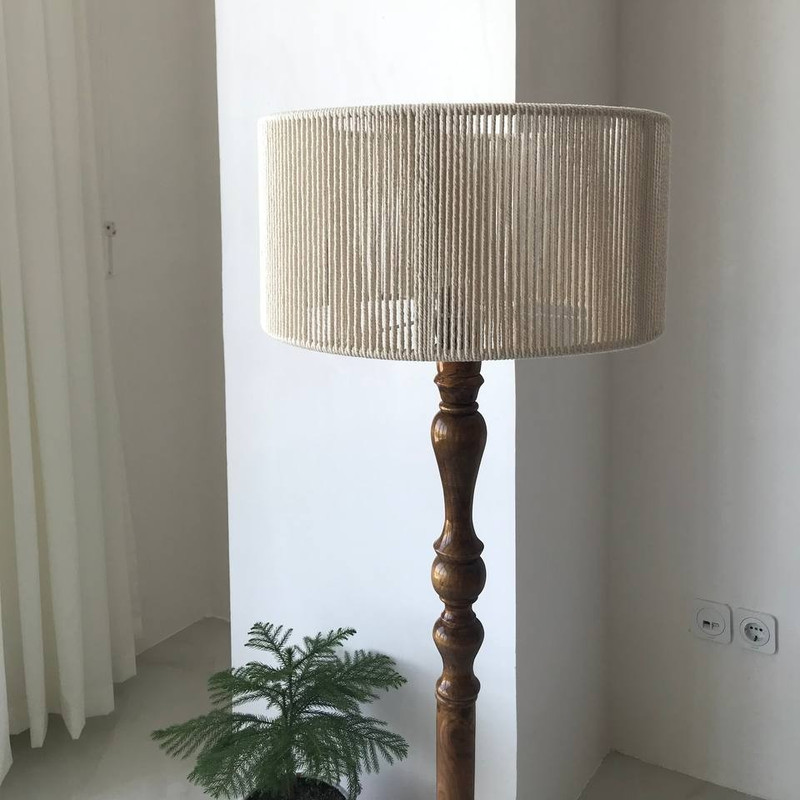 آباژور مدل ایستاده چوبی خراطی مکرومه کد FO-M