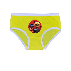 شورت دخترانه مدل دختر کفشدوزکی کد M01