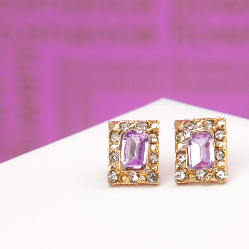 گوشواره دخترانه بازرگانی میلادی مدل نگین دار کد GZN_276 گوشواره دخترانه بازرگانی میلادی مدل نگین دار کد GZN_276