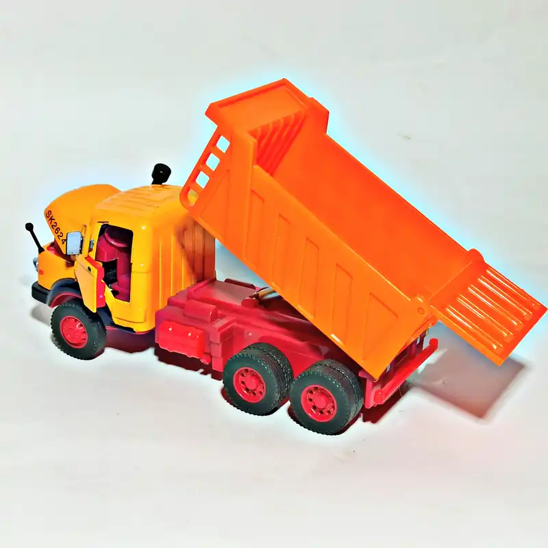 ماشین بازی مدل بنز 2624 مایلر