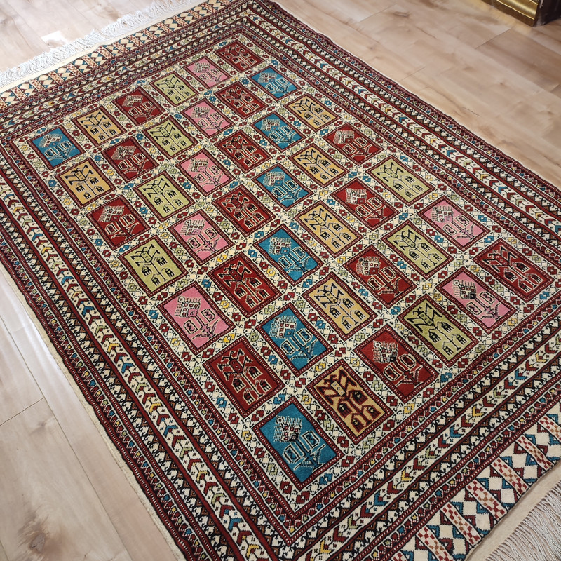 فرش دستباف دو و نیم متری طرح خشتی مدل AA