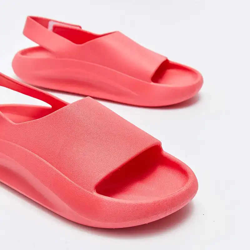 صندل زنانه ال سی وایکیکی مدل طبی استپ دار