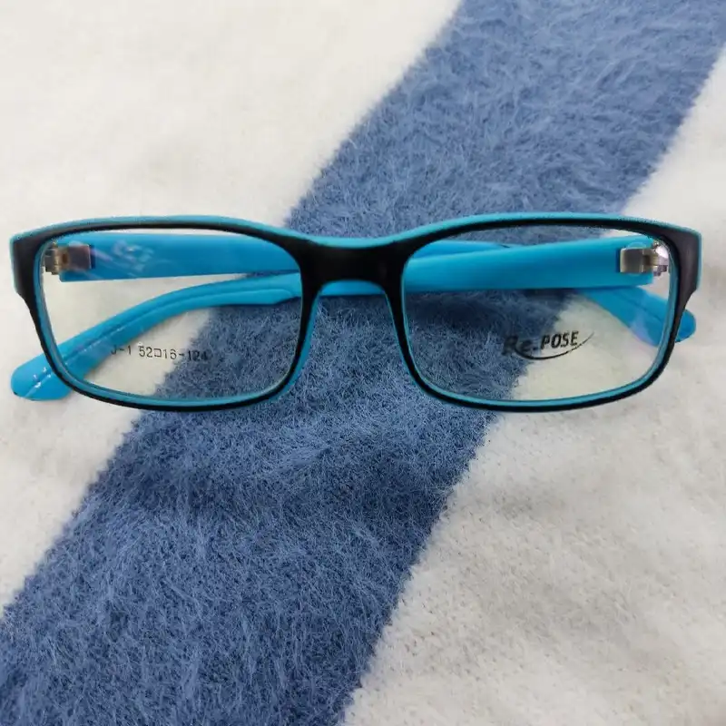فریم عینک طبی بچگانه مدل Re.POSE31