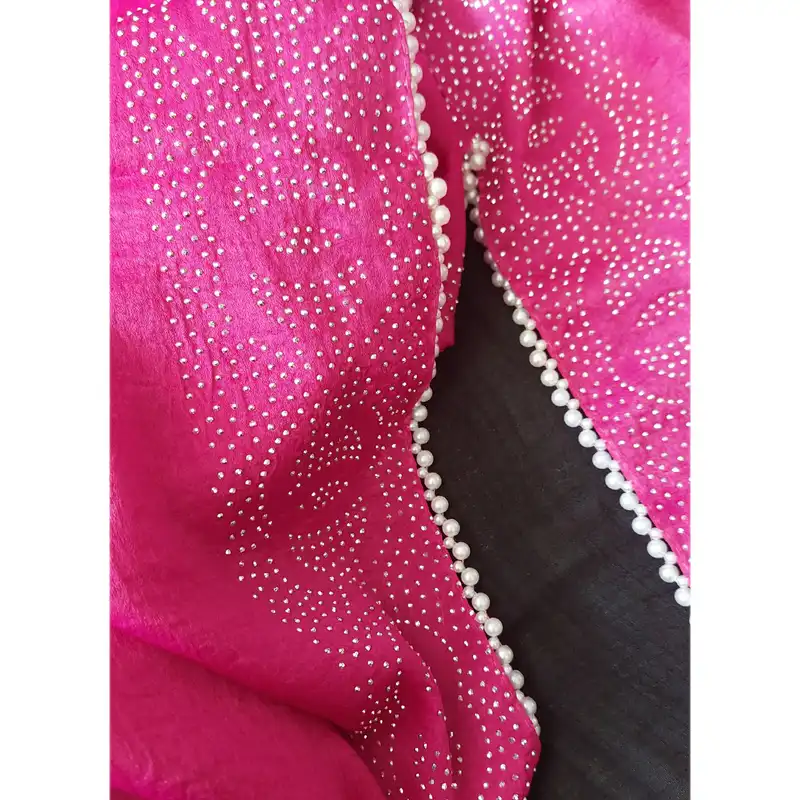 شال زنانه مدل کوپرا دور نگین و مروارید دوزی کد DR