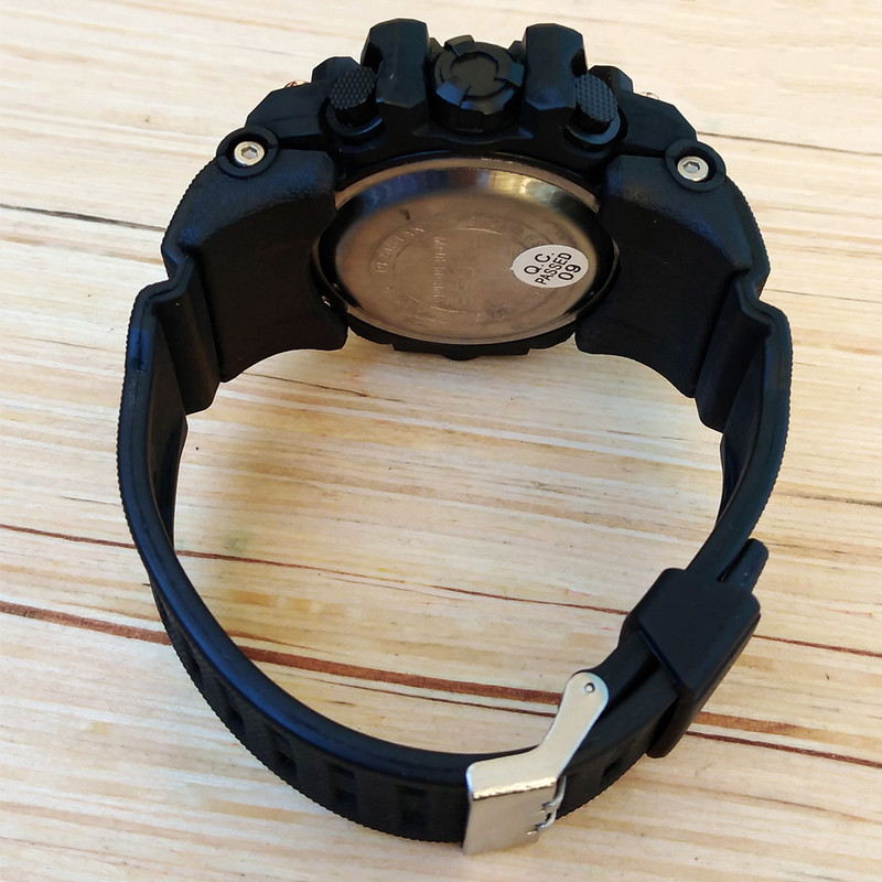 ساعت مچی دیجیتال پسرانه مدل اسپرت کد V1050