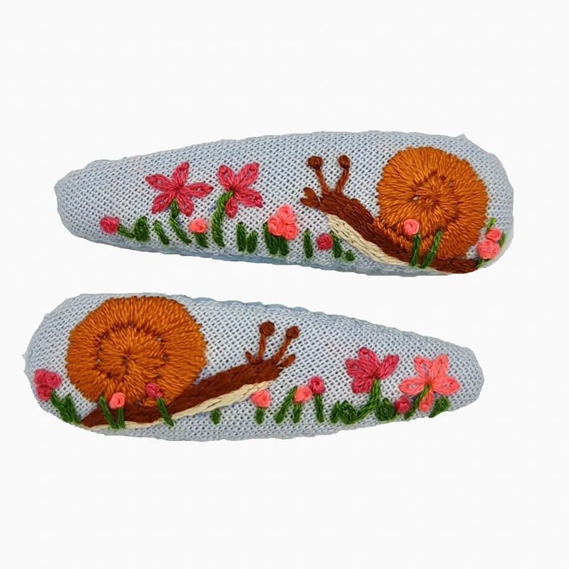 گیره مو زنانه طرح گلدوزی حلزون مدل MD16 بسته 2 عددی