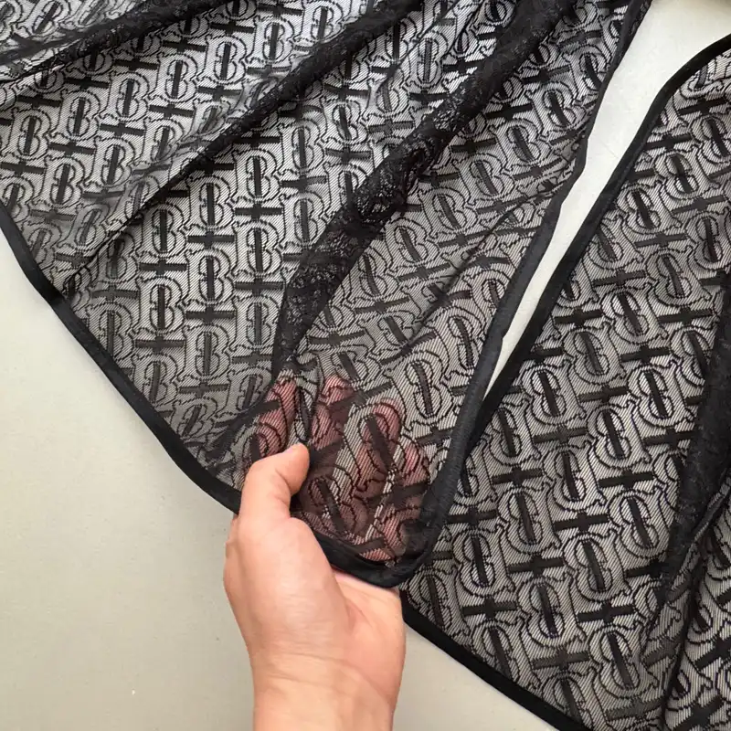 شال زنانه مدل توری دور نوار دوزی تابستانی کد 2