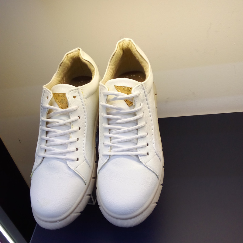 کفش طبی زنانه مدل Goyt