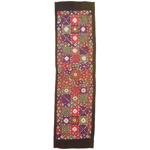 رومیزی سوزن دوزی کد SOOZRA68