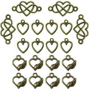 آویز دستبند مدل قلب مجموعه 20 عددی