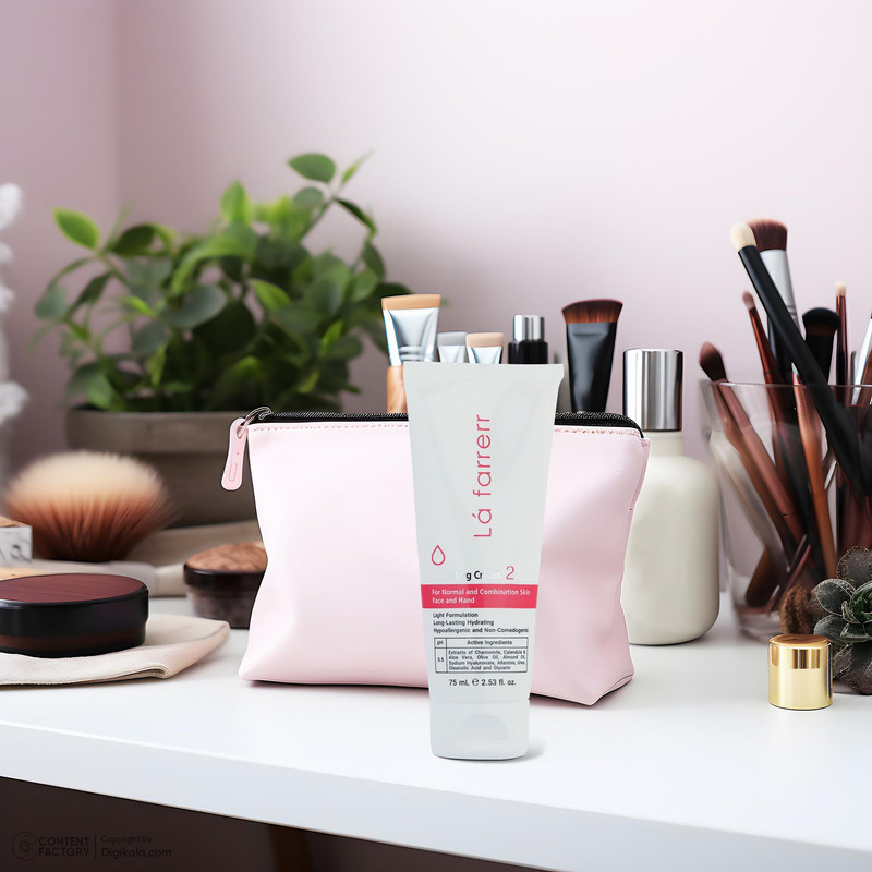 کرم مرطوب‌کننده و آبرسان دست و صورت لافارر مدل 02 مناسب پوست‌های معمولی و مختلط حجم 75 میلی‌لیتر
