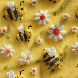 پارچه ملحفه عرض 1.5 متر پارچه باما طرح پنج بعدی زنبور و گل بابونه کد 5014080 رنگ زرد