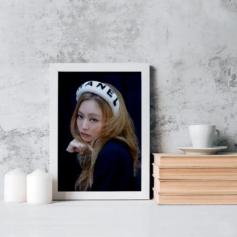 تابلو خندالو مدل جنی گروه بلک پینک کد 16728