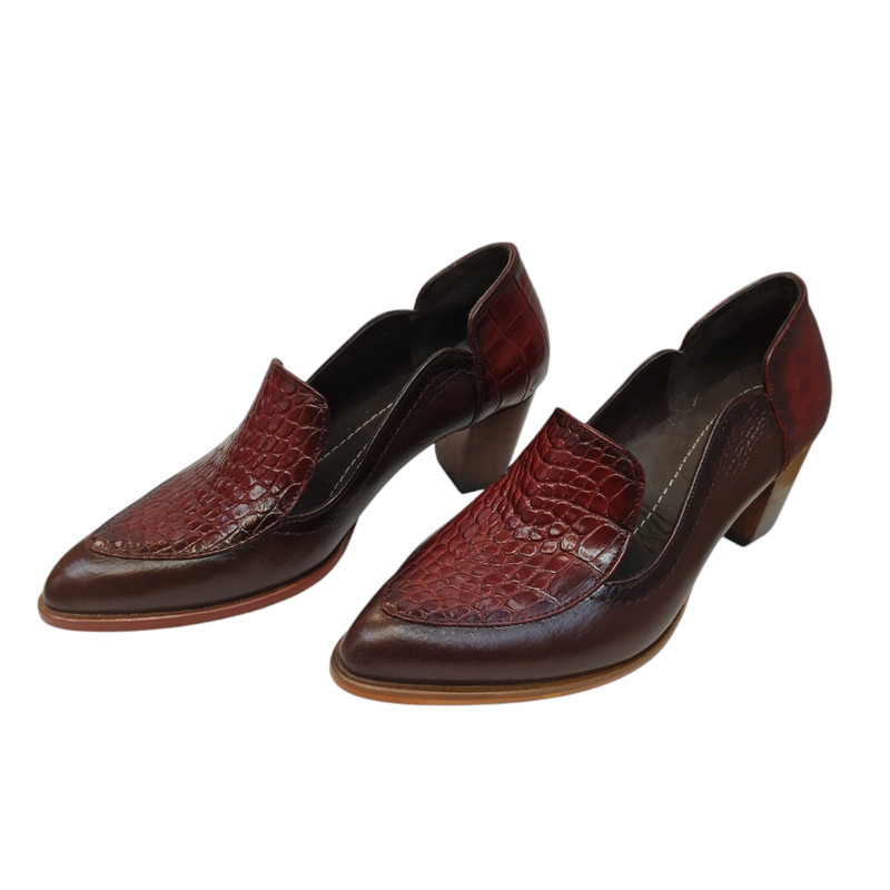 کفش زنانه مدل PZM 416 CHR چرم طبیعی رنگ زرشکی