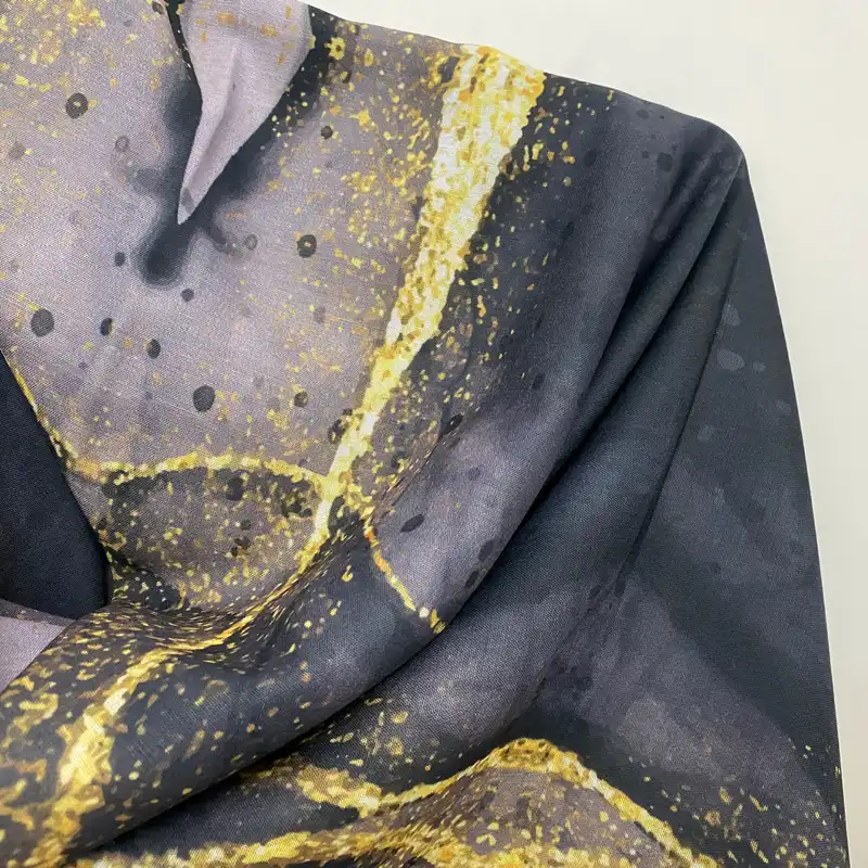 روسری زنانه مدل نخی چهارفصل قواره بزرگ کد 1818