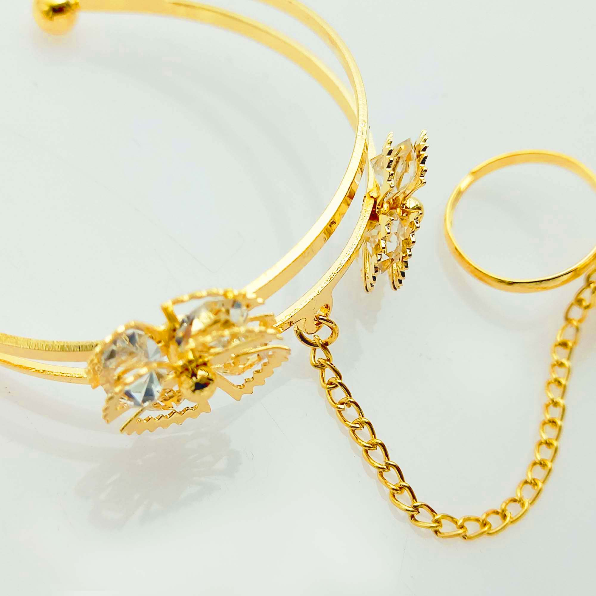 دستبند دخترانه طرح گل چهار پر مدل نگین دار کد 796DSD