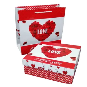 ست جعبه هدیه و ساک دستی مدل LOVE کد 03
