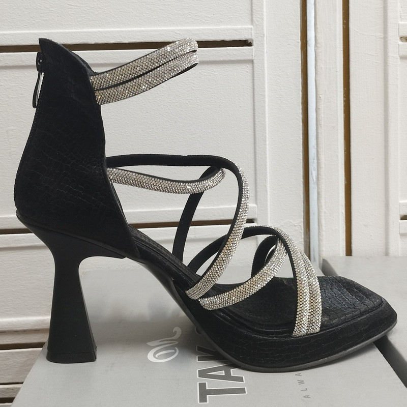 صندل زنانه مدل نگینی