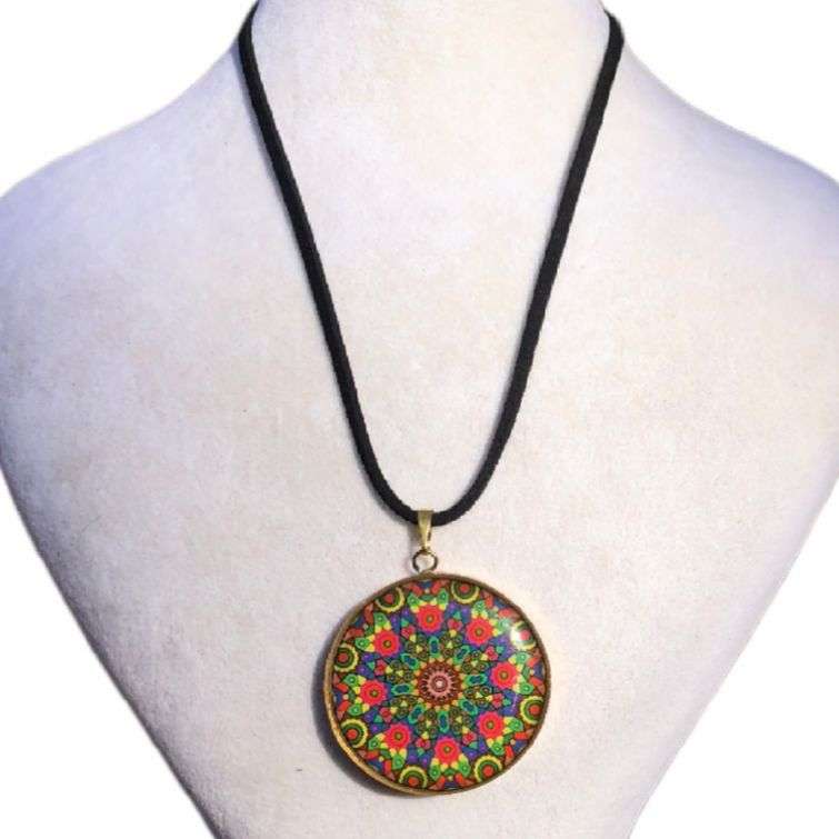 گردنبند زنانه مدل رزینی