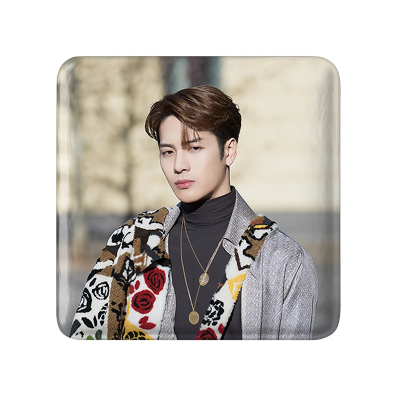 مگنت خندالو طرح جکسون گروه گات سون GOT7  مدل مربعی کد 20961